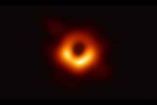 블랙홀 발견